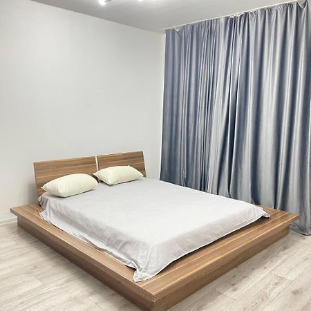 Квартира Для Большой Семьи Αλμάτι Εξωτερικό φωτογραφία